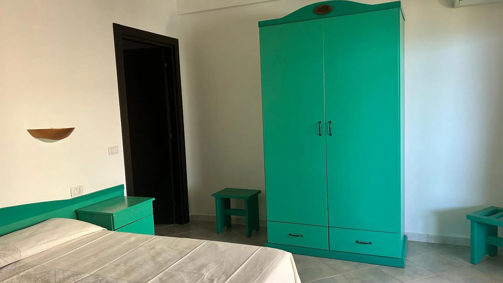 Su Nuraghe Hotel Sant'Anna Arresi 0*,