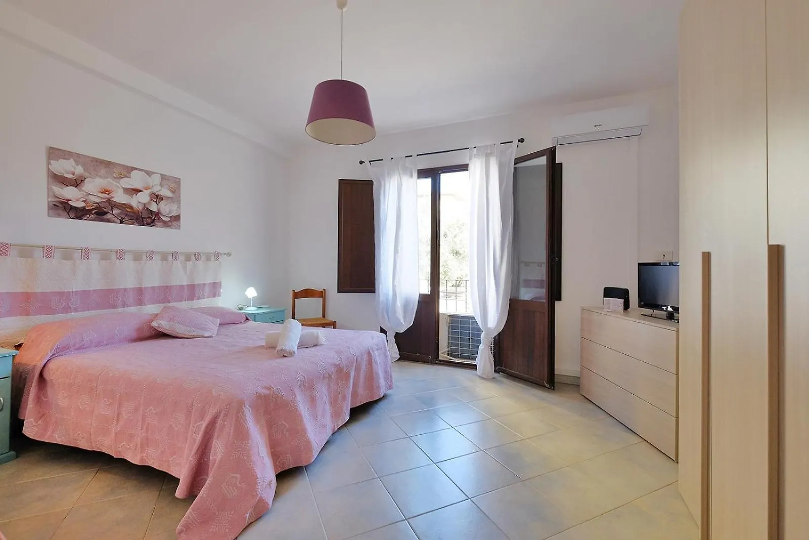 Su Nuraghe Hotel Sant'Anna Arresi 0*,  Italy