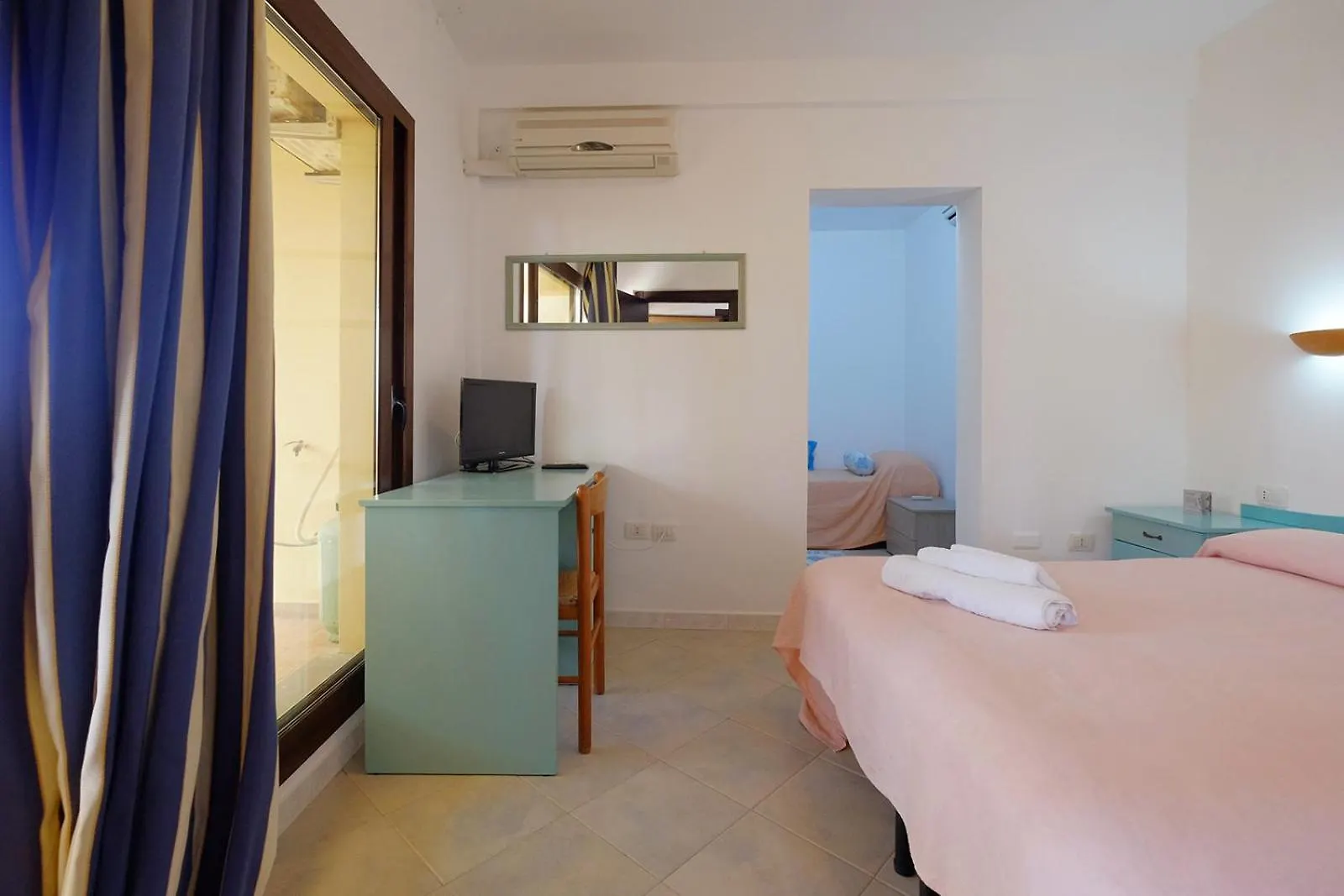 Su Nuraghe Hotel Sant'Anna Arresi 0*,  Italy